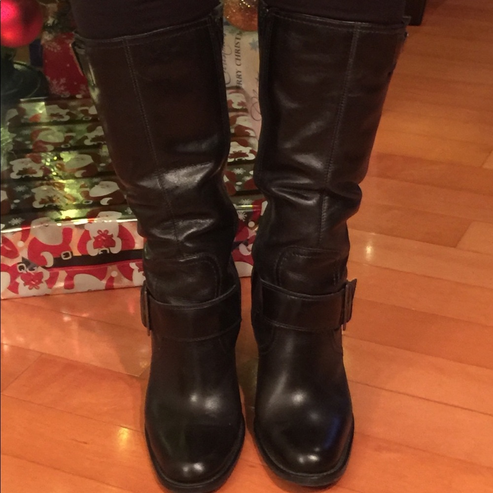 Black boots